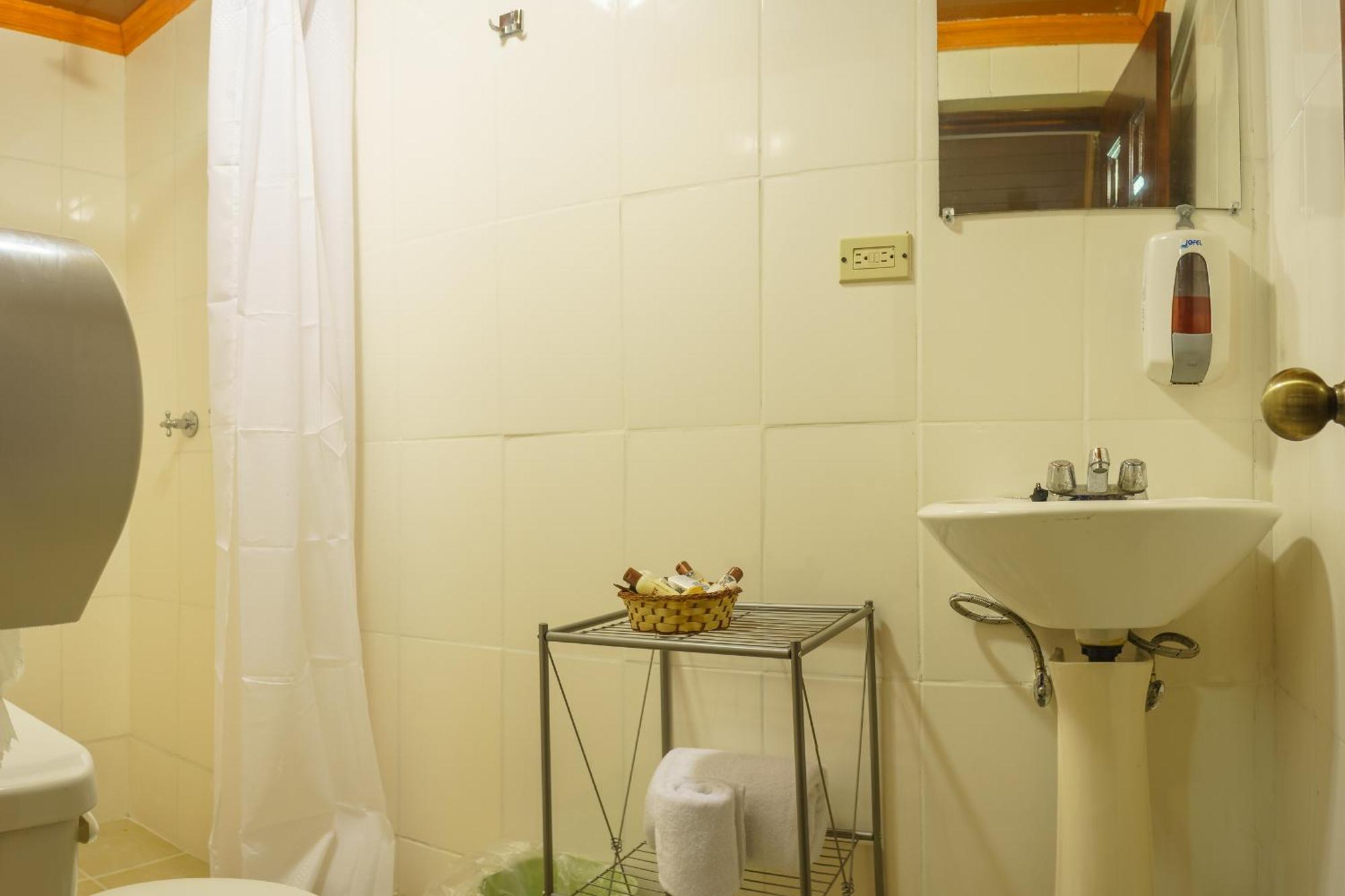 ホテル セントラル ボケテ 部屋 写真